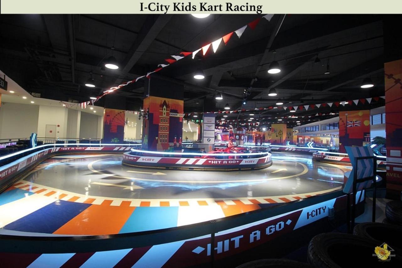 Sinar Rasa Homestay At I-Soho, I-City Шах-Алам Экстерьер фото I-City Kids Kart Racing