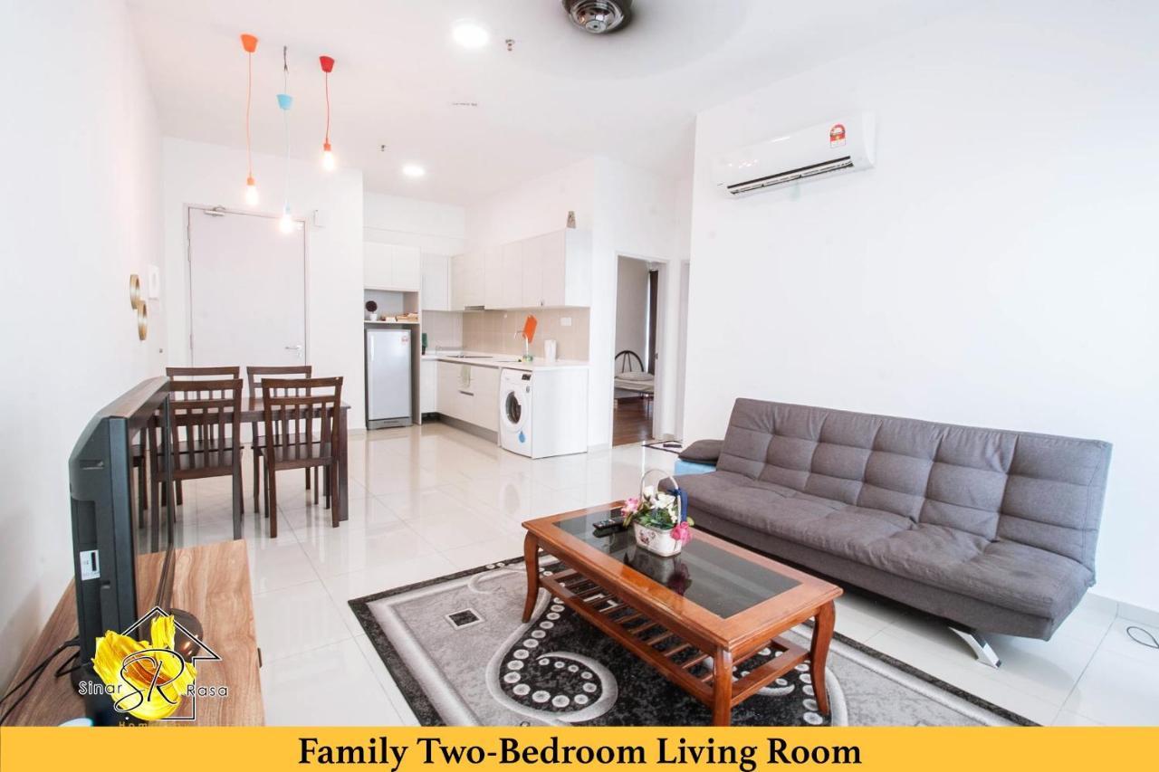Sinar Rasa Homestay At I-Soho, I-City Шах-Алам Экстерьер фото Family Two-Bedroom Living Room