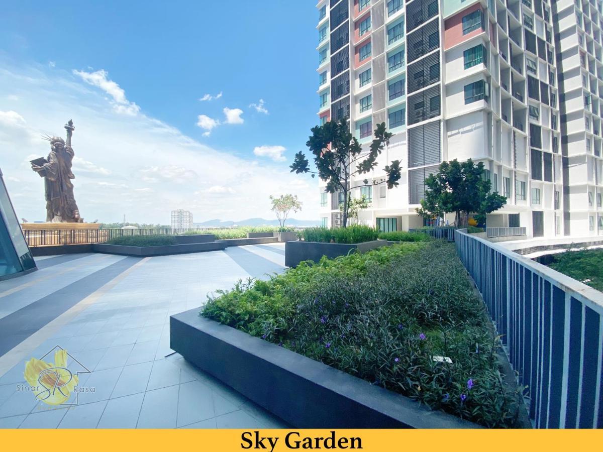 Sinar Rasa Homestay At I-Soho, I-City Шах-Алам Экстерьер фото Sky Garden
